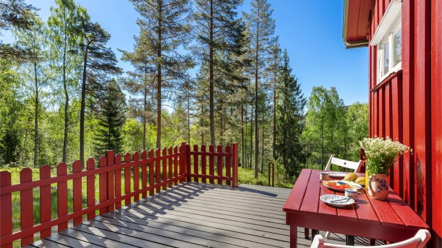 Koselig og solfylt terrasse der man virkelig finner roen.