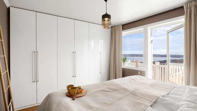 Utgang til balkong fra hovedsoverommet