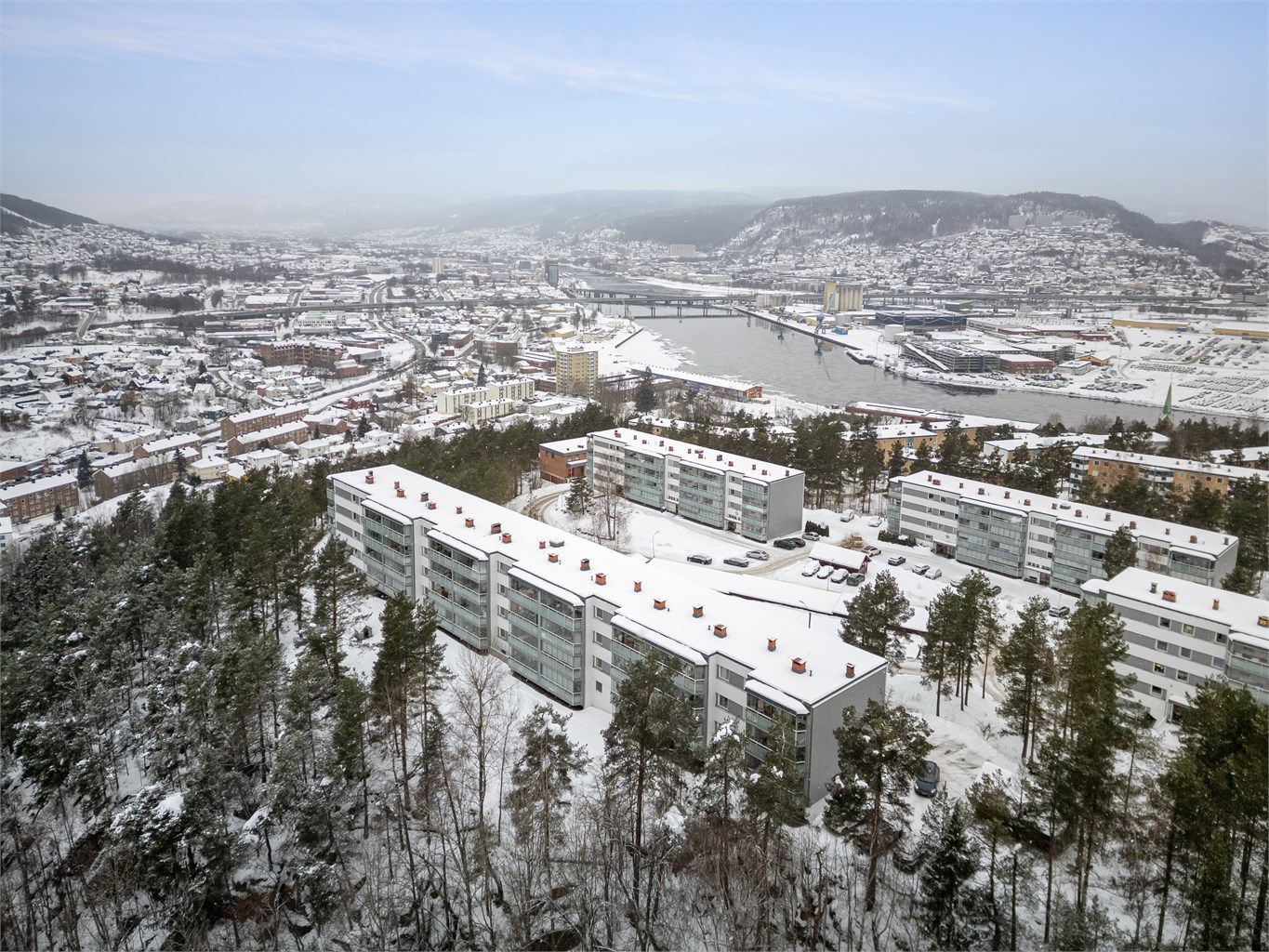 Felles ladepunkter for el-billading på borettslagets eiendom (bak blokk 13)