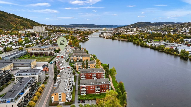 Umiddelbar nærhet til hyggelig strandpromenade langs Drammenselva.