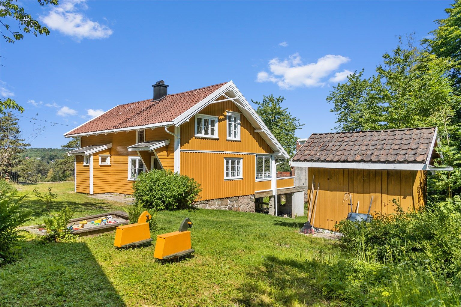 Velkommen til denne vakre fritidseiendommen i Øraveien 55