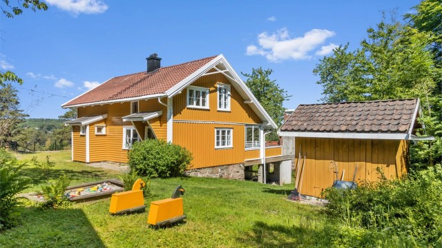 Velkommen til denne vakre fritidseiendommen i Øraveien 55