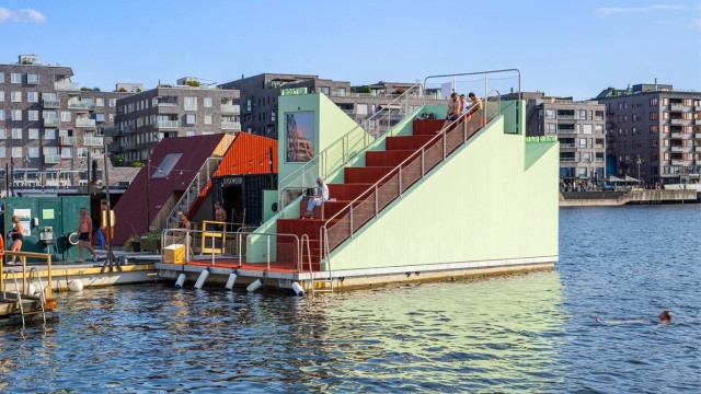 Sauna har blitt svært populært i Oslo, sommer som vinter. Fronten på sameiet kan ses i bakgrunnen.