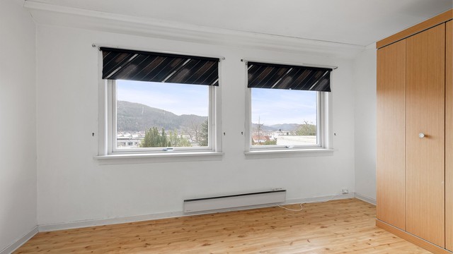 Leiligheten i andre etasje har to soverom