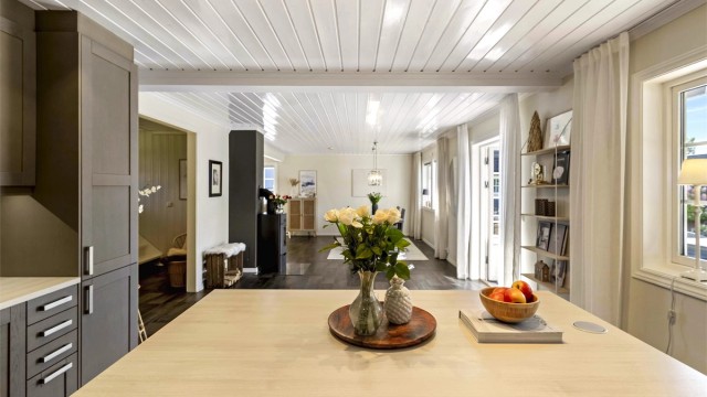 Sosial og åpen sone hvor man har kontakt med familie og gjester