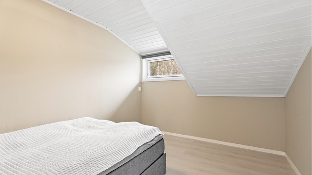 Ett av rommene er innredet til soverom, men er ikke godkjent til varig opphold eller bruksendret.