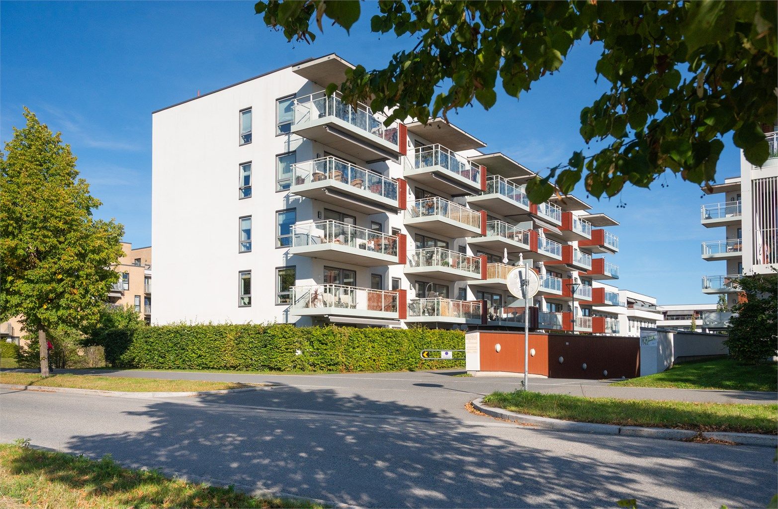 Velkommen til Solgangsbrisen 2 - leiligheten ligger i byggets 3. etasje og har trappefri adkomst.