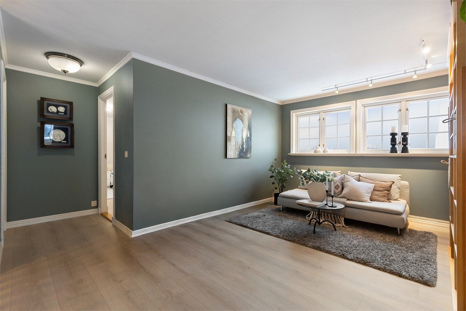 Trapperommet er romslig og gir muligheter for en ekstra stue, lekerom eller annet