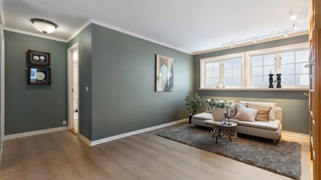 Trapperommet er romslig og gir muligheter for en ekstra stue, lekerom eller annet