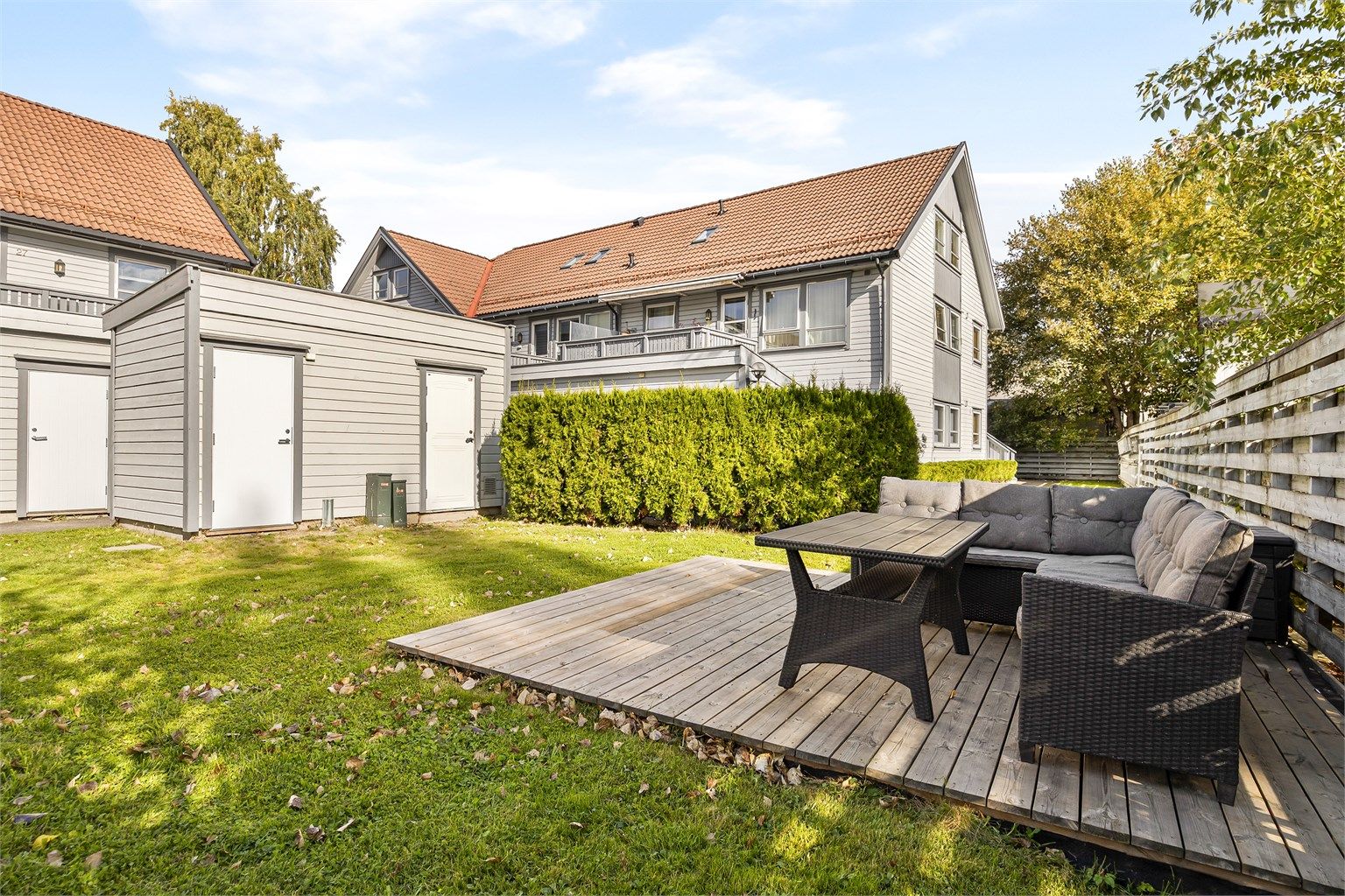 Felles platting i sameiets hageareal.
