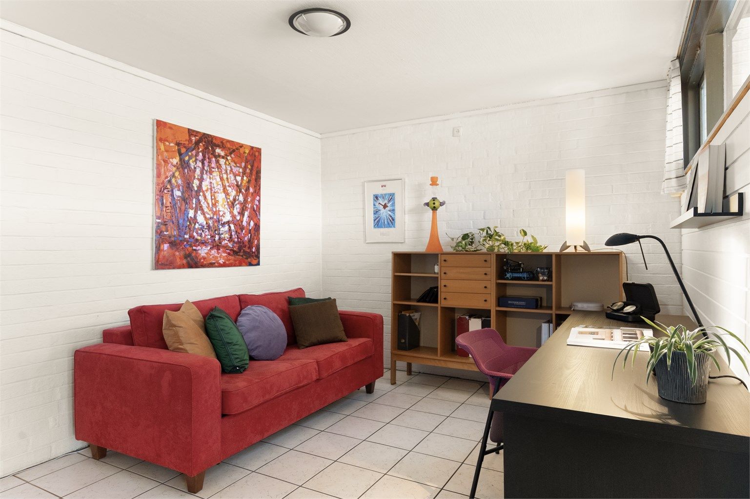 - Rom i 1. etasje er i originale byggetegninger hall m. trapp -