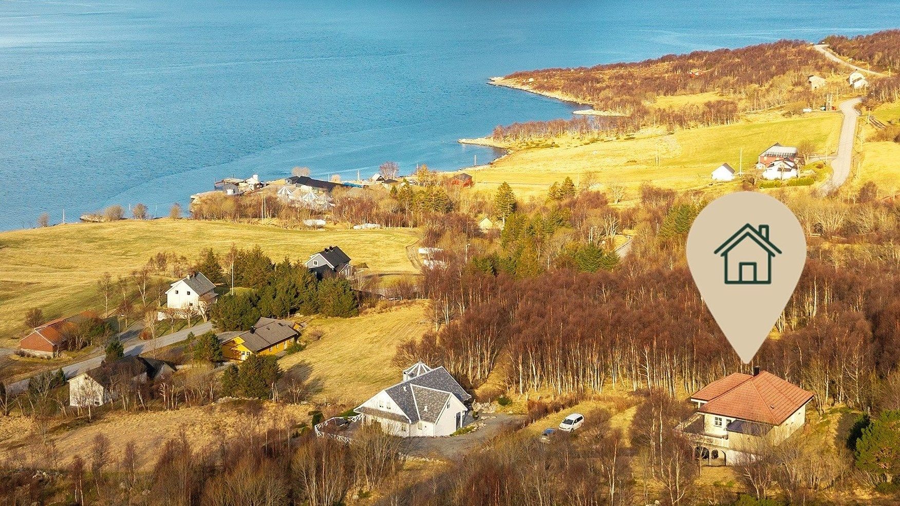 Krogsveen Sunnmøre v/Eiendomsmegler Christian Nogva Aarseth har gleden av å presentere Vestrefjordvegen 755