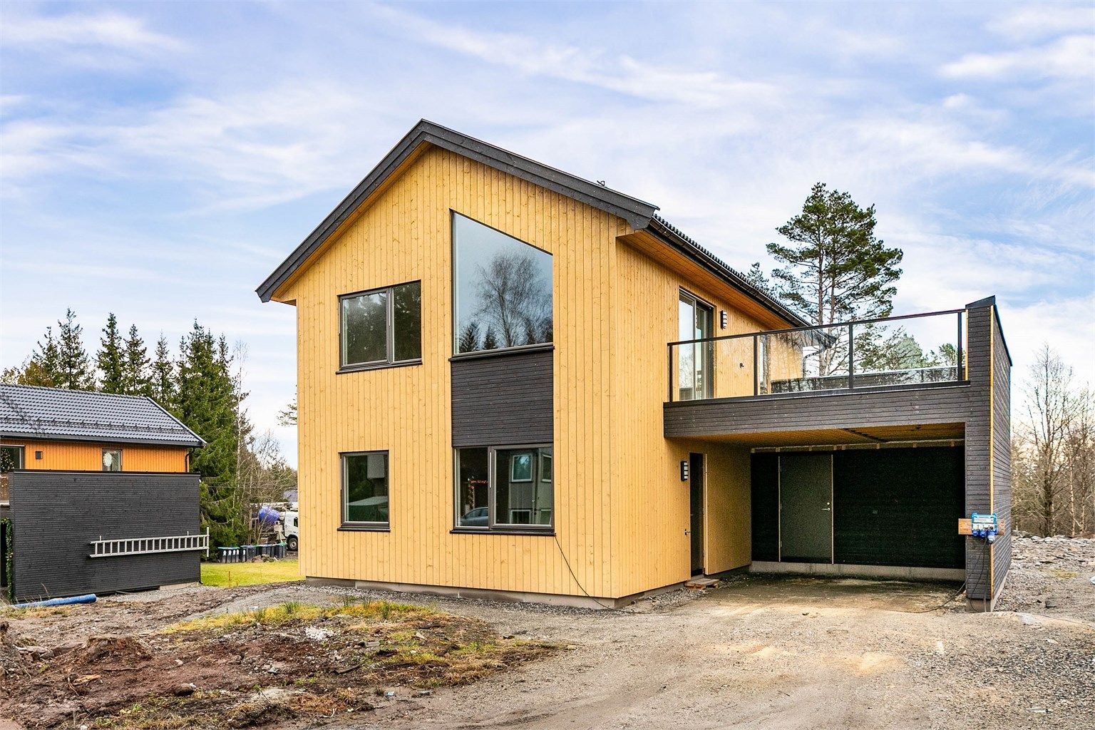 Velkommen til Bentsebingen og Berg Boliglandsby - kun fem minutter unna sentrum av Vestby. Alle bilder er av tilsvarende bolig i #19. Fotograf; Børge Oppegård.