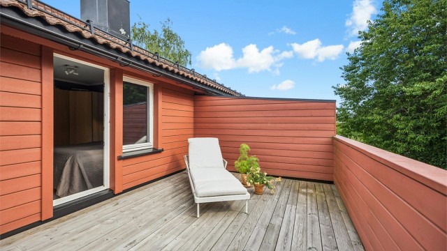 Balkongen på 17 m² er en privat og usjenert uteplass.