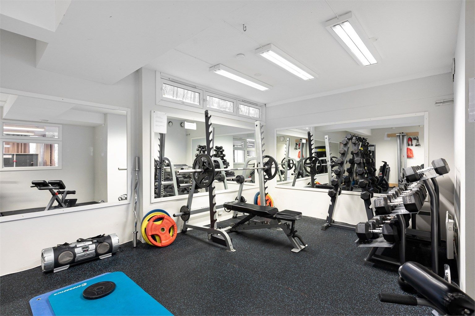 Sameiet har et bredt tilbud til sine beboere, blant annet treningsrom og liten gymsal 