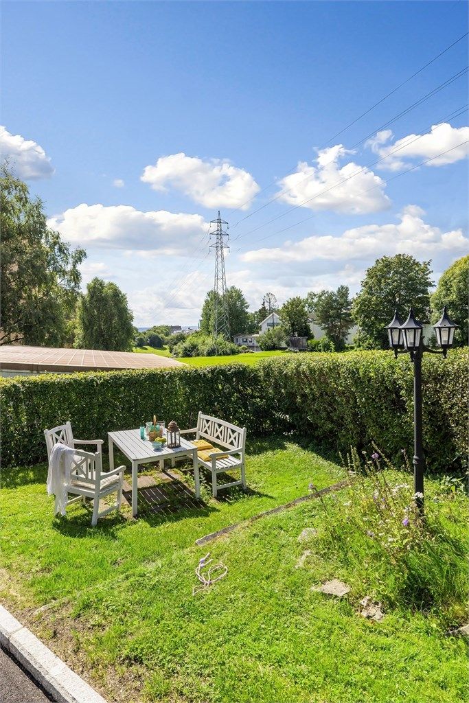 I barnevennlige omgivelser og med byens rauseste naboer vil du finne deg godt til rette