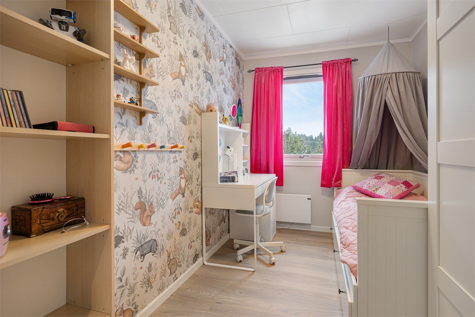Det fjerde soverommet egner seg godt som barnerom, gjesterom eller kontor etter behov.