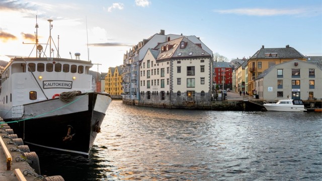 Hverdagslogistikken er enkel med butikker som Bunnpris og Kiwi innen få minutters gange