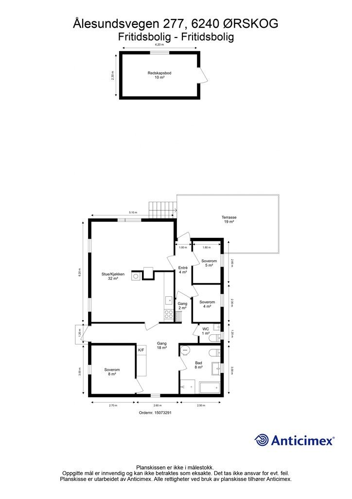 Hytta har en smart planløsning over ett plan med 87 m² BRA-i, som inkluderer tre soverom, bad, toalettrom og en åpen stue- og kjøkkenløsning