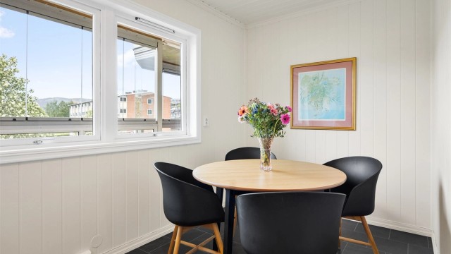 Plass til spisebord på kjøkkenet