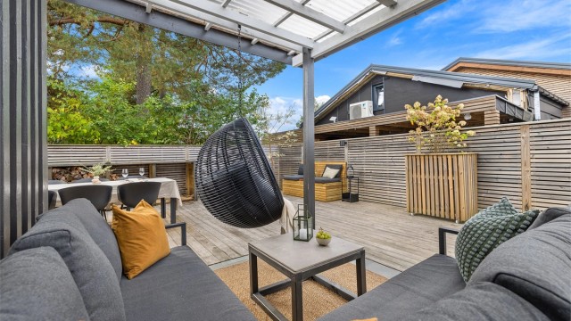 Frittliggende enebolig med stor terrasse, gode solforhold og en familievennlig planløsning (Foto Digit Media).