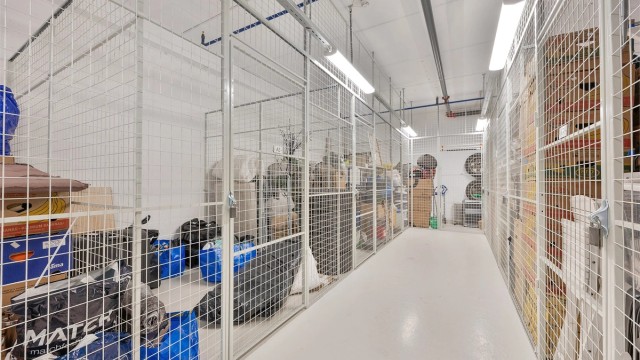 Leiligheten disponerer en ekstern bod på 5 kvadratmeter i kjelleren.