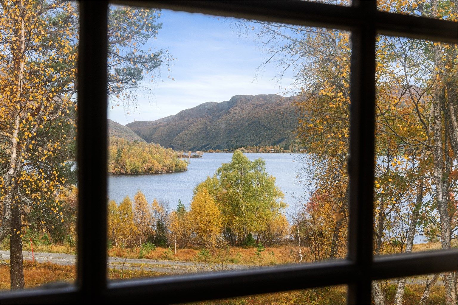Utsikt mot Nysætervannet fra hytta.