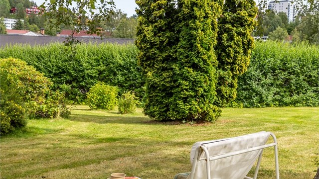 Her kan late dager nytes i solen, eller i skyggen fra trærne
