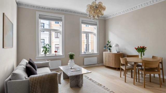 Simen Grevskott v/Krogsveen Hasle har gleden av å presentere Schønings gate 5A, en sjarmerende bygårdsleilighet med attraktiv beliggenhet. Foto: Kevin Fauske v/Fotostallen.