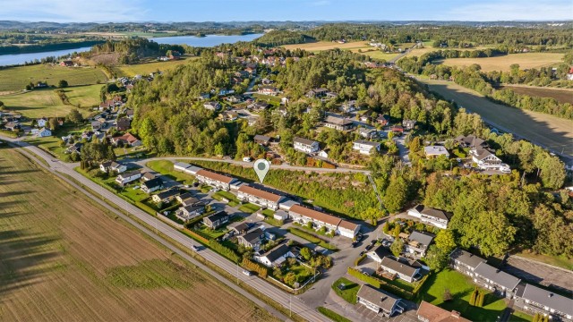 Velkommen til Melsomvik og Hyslyveien 3B!