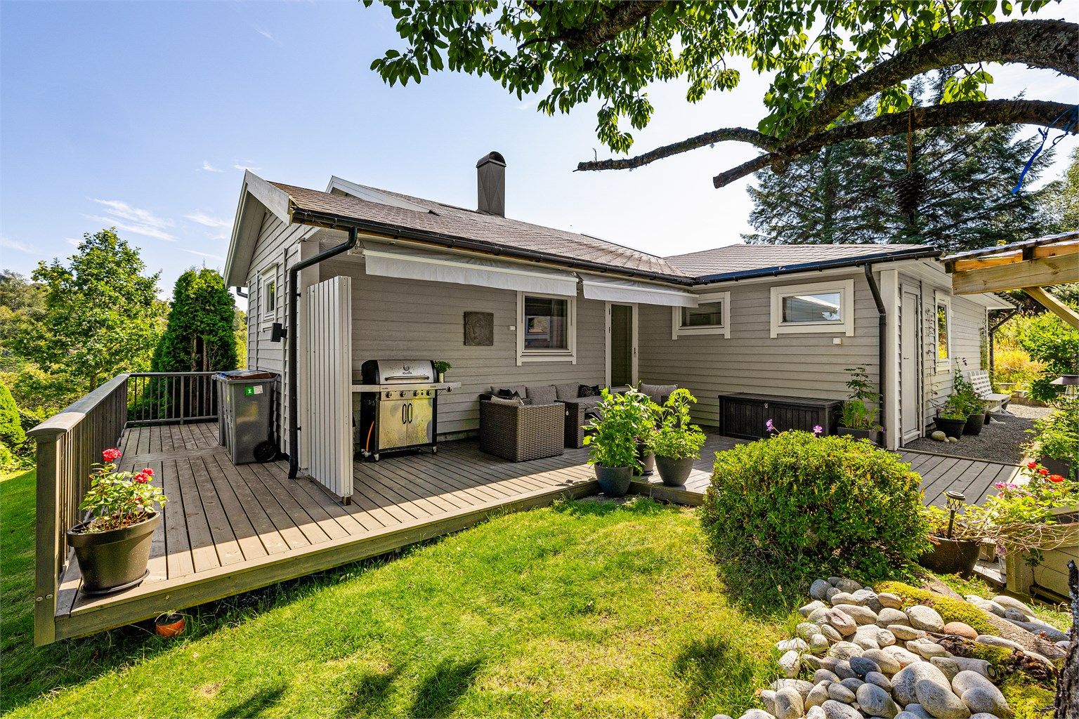 Christer Haugen i Eiendomsmegler Krogsveen inviterer deg til en visning i idylliske omgivelser