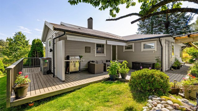 Christer Haugen i Eiendomsmegler Krogsveen inviterer deg til en visning i idylliske omgivelser