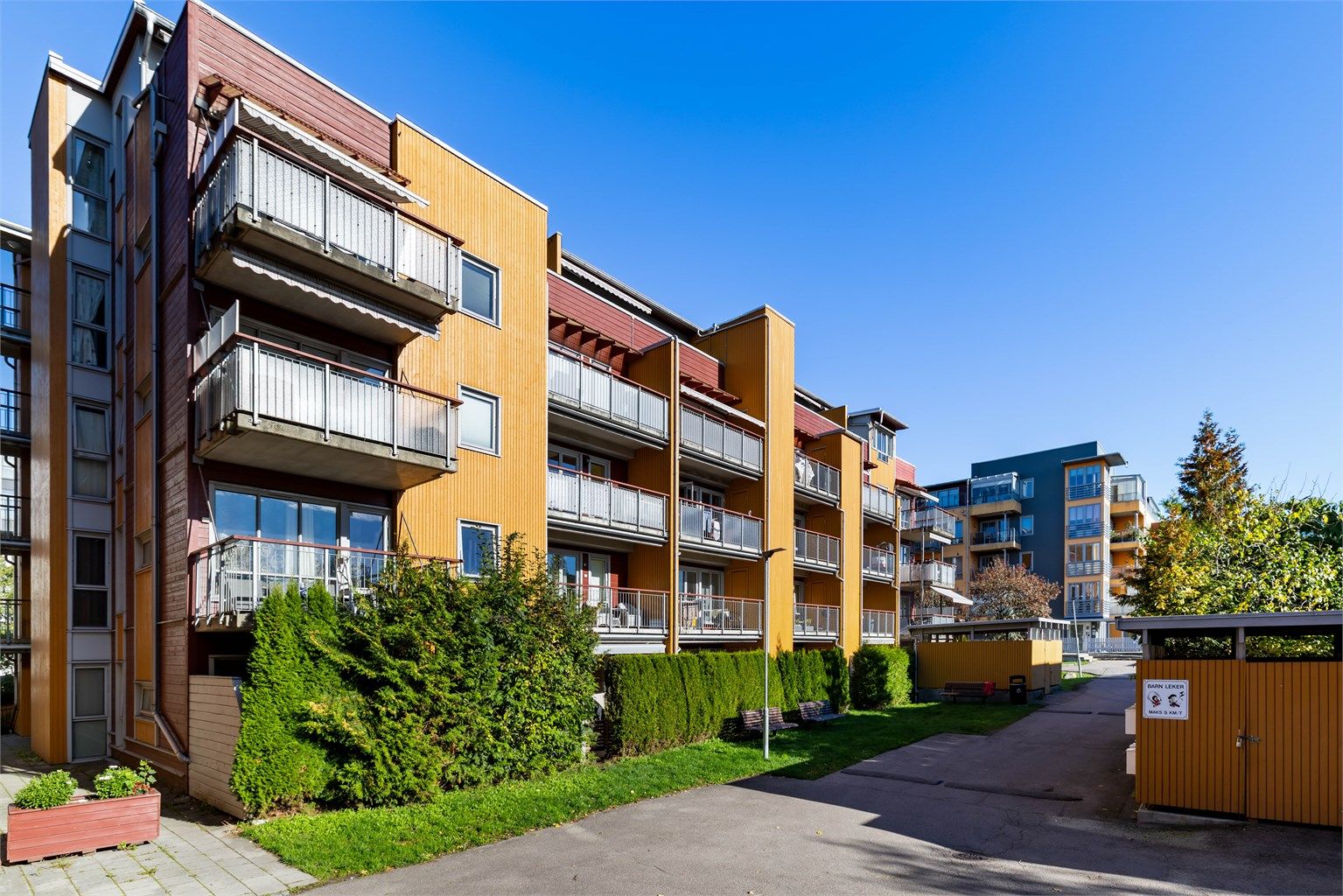 Sameiets fremside av fasade.