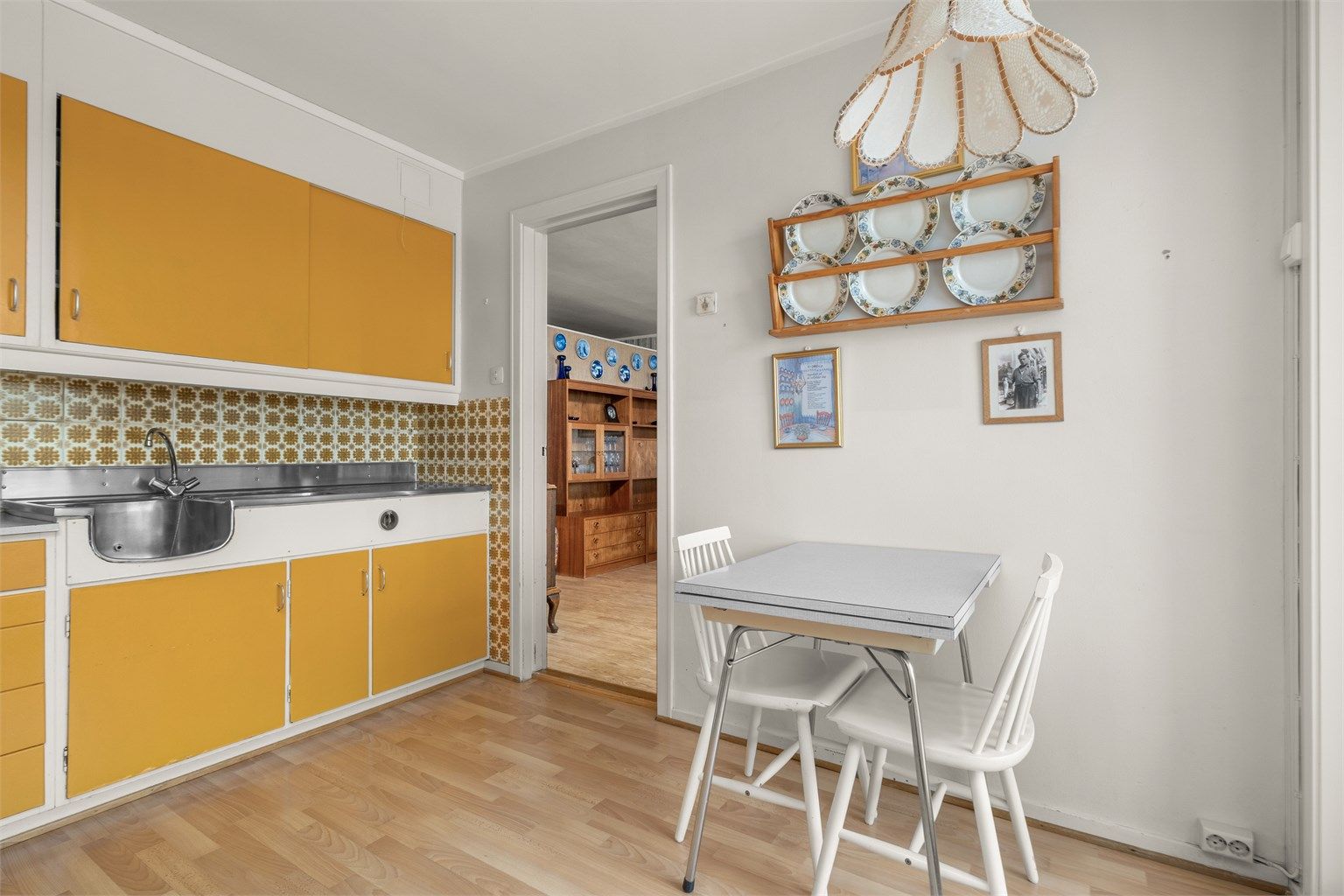 Det er god plass til spiseplass i tilknytning til kjøkkenet – ideelt for hverdagsmåltider.