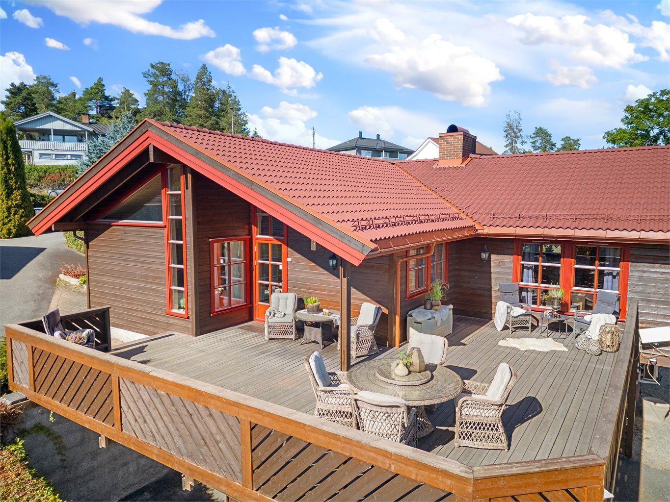 Fin uteplass på stor terrasse på 57 kvm