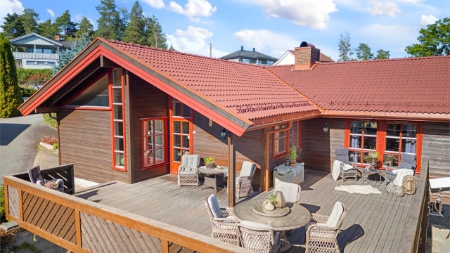 Fin uteplass på stor terrasse på 57 kvm