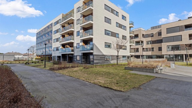 Sameiet består av 42 boligseksjoner og administrerer fellesarealer og garasjeanlegg sammen med nabosameiene.