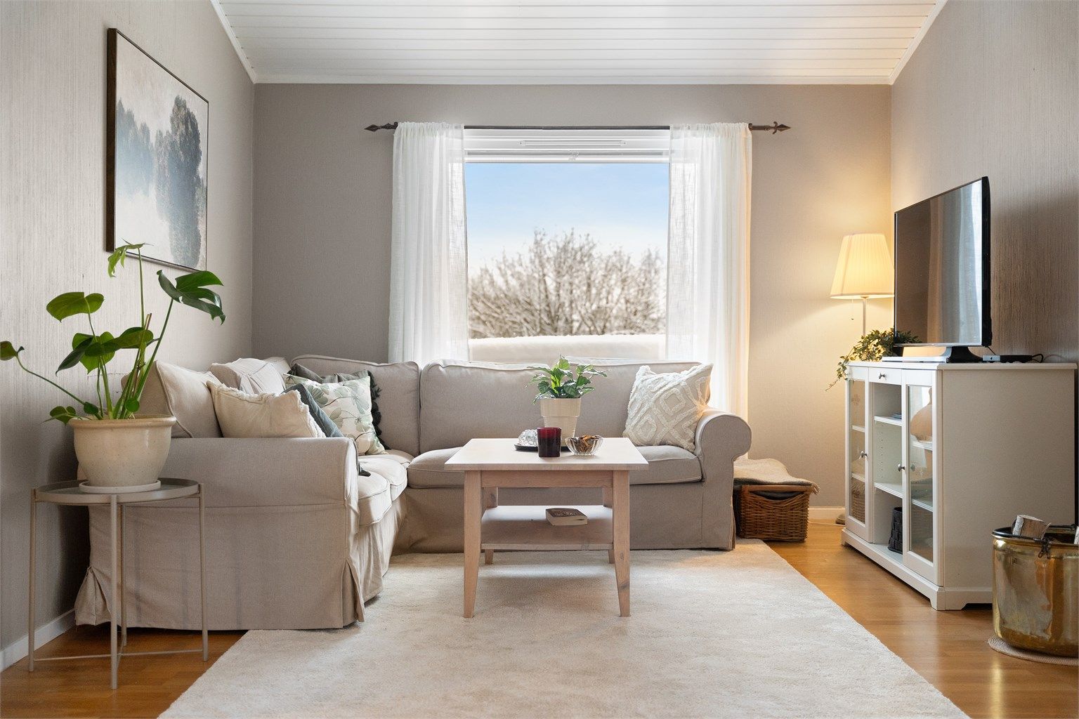 En egen TV-krok kan enkelt etableres i en del av stuen.