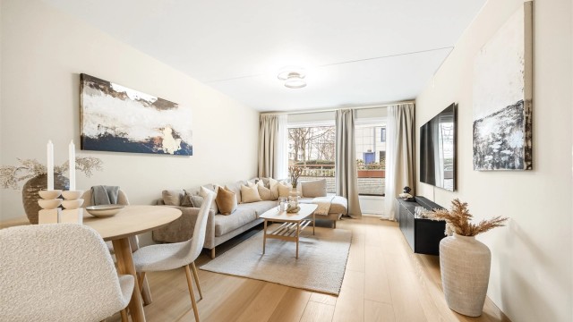 Velkommen til Sinsenveien 9! Presentert av Sara Marie Zachariassen v/ Eiendomsmegler Krogsveen. Foto: Marit Andersen.