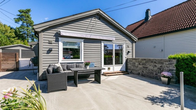 Med et internt bruksareal på 58 kvm. er eneboligen i Hannestadveien 48 et godt alternativ til en to- eller tre-roms leilighet.