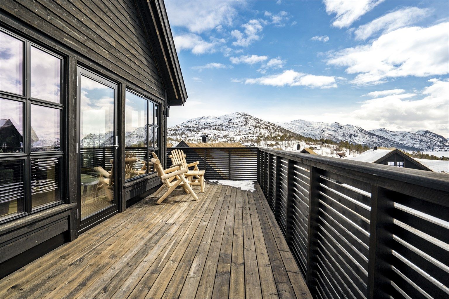 Velkommen til Flatastøyltoppen 48 - Solrik utsikt mot Hartevassnutane og Hartevatn.