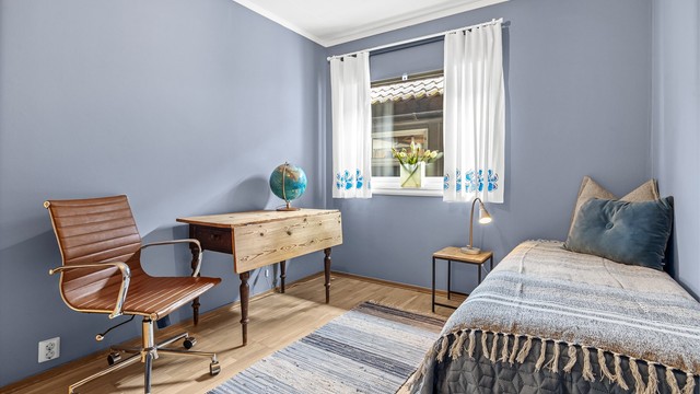 Det tredje soverommet egner seg godt som barnerom, gjesterom eller kontor.