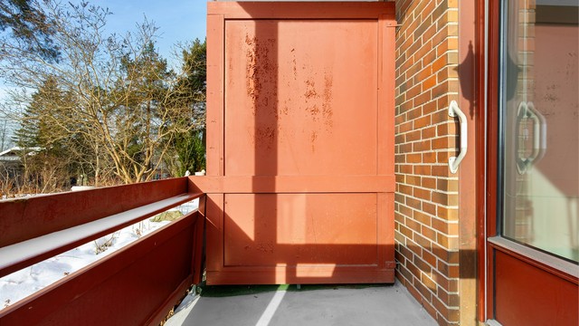 Balkongen er på ca. 3 kvm og vender mot sørvest