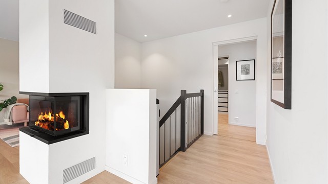 Tretrappen fra 2018 binder de to etasjene sammen