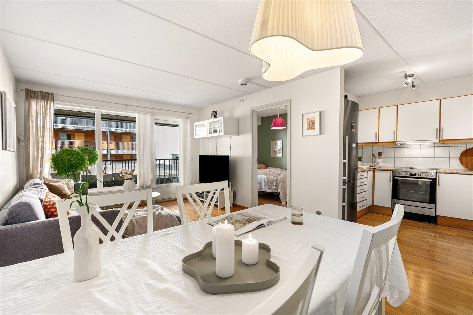 Stillverksveien 8 ligger plassert sentralt i Lillestrøm syd, med 2 min gange til Lillestrøm togstasjon som tar deg til Oslo S på 10 minutter!