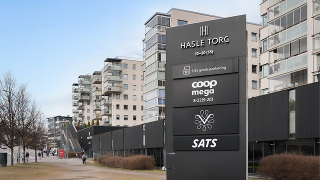 Kort vei til Hasle Torg, som tilbyr et godt utvalg av butikker, vinmonopol, SATS treningssenter og andre servicetilbud.