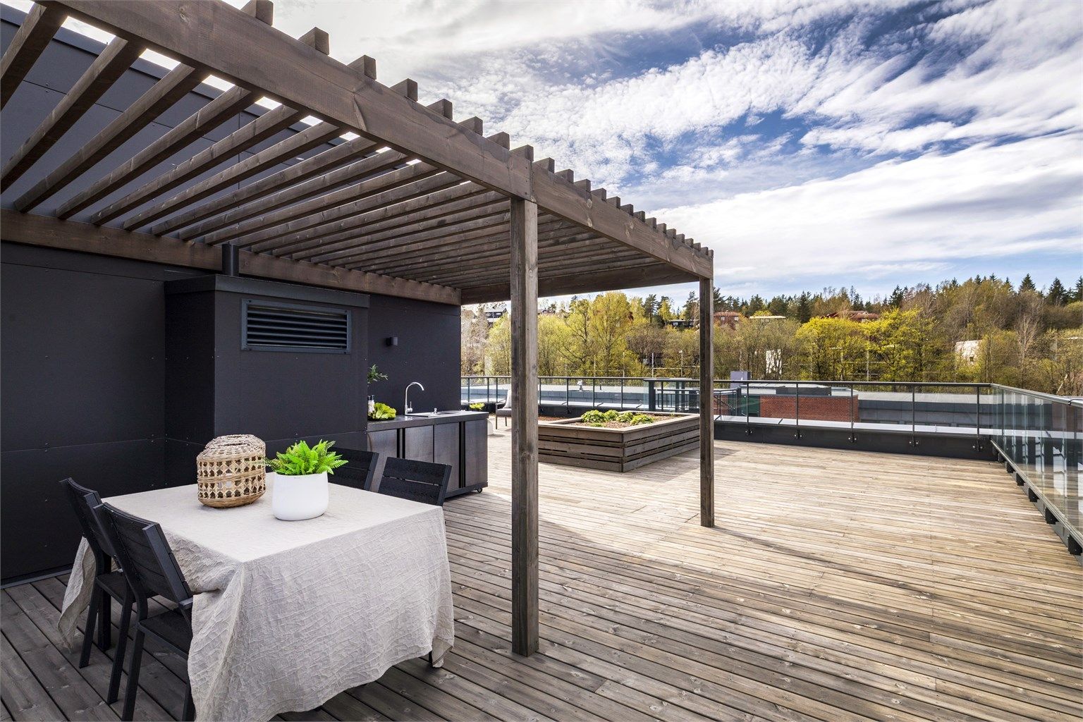Herlig plass til å invitere til alt fra 17. mai, bursdager og sosiale sammenkomster hele sommeren!
