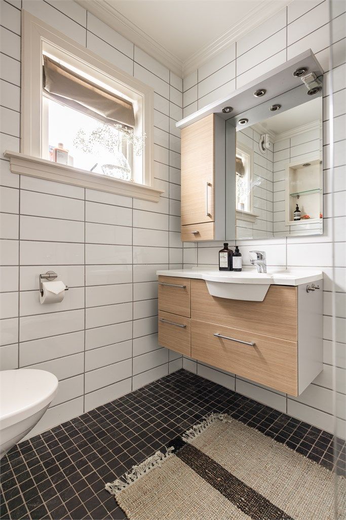 Badet er fra 2005 med gulvvarme