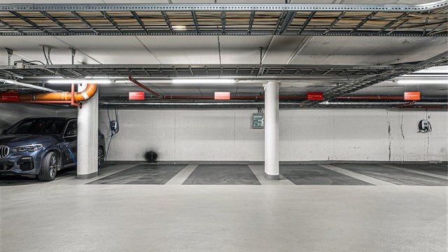Garasje - bruksrett til en parkeringsplass i felles garasjekjeller (plass nr. 47)