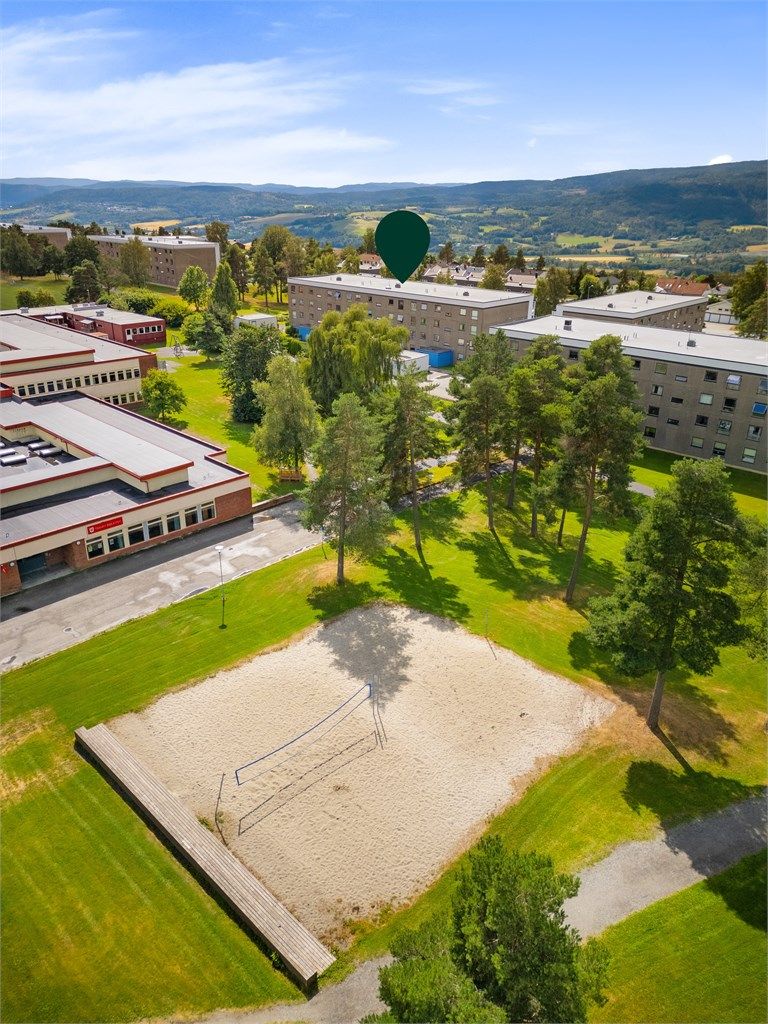 Umiddelbar nærhet til barnehage, skoler (1.-10.), matbutikk og idrettsanlegg